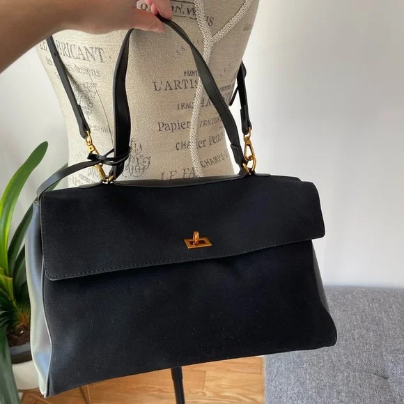 Ladies faux suede handbag - Picture 4 of 13